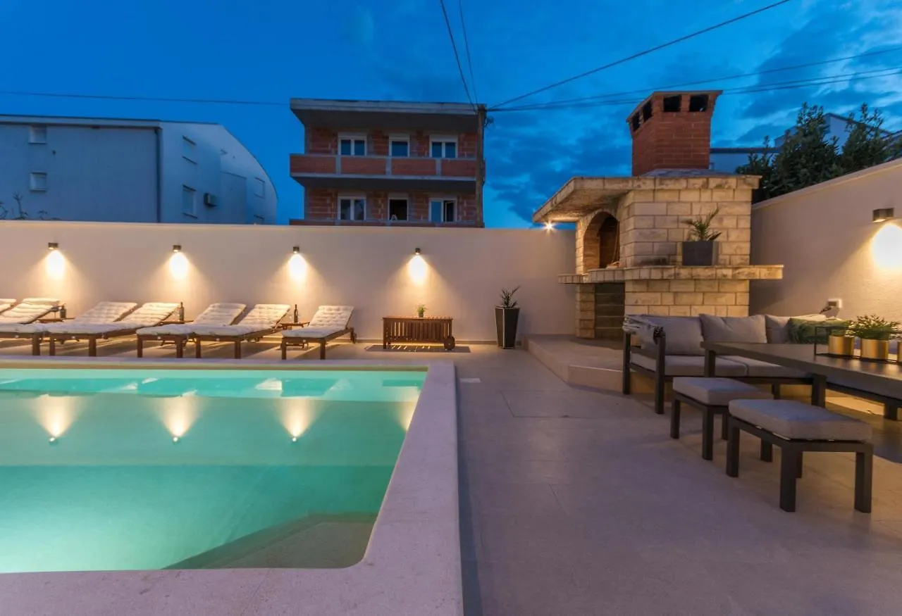 Apartment Pavla With Pool Zadar Croatia