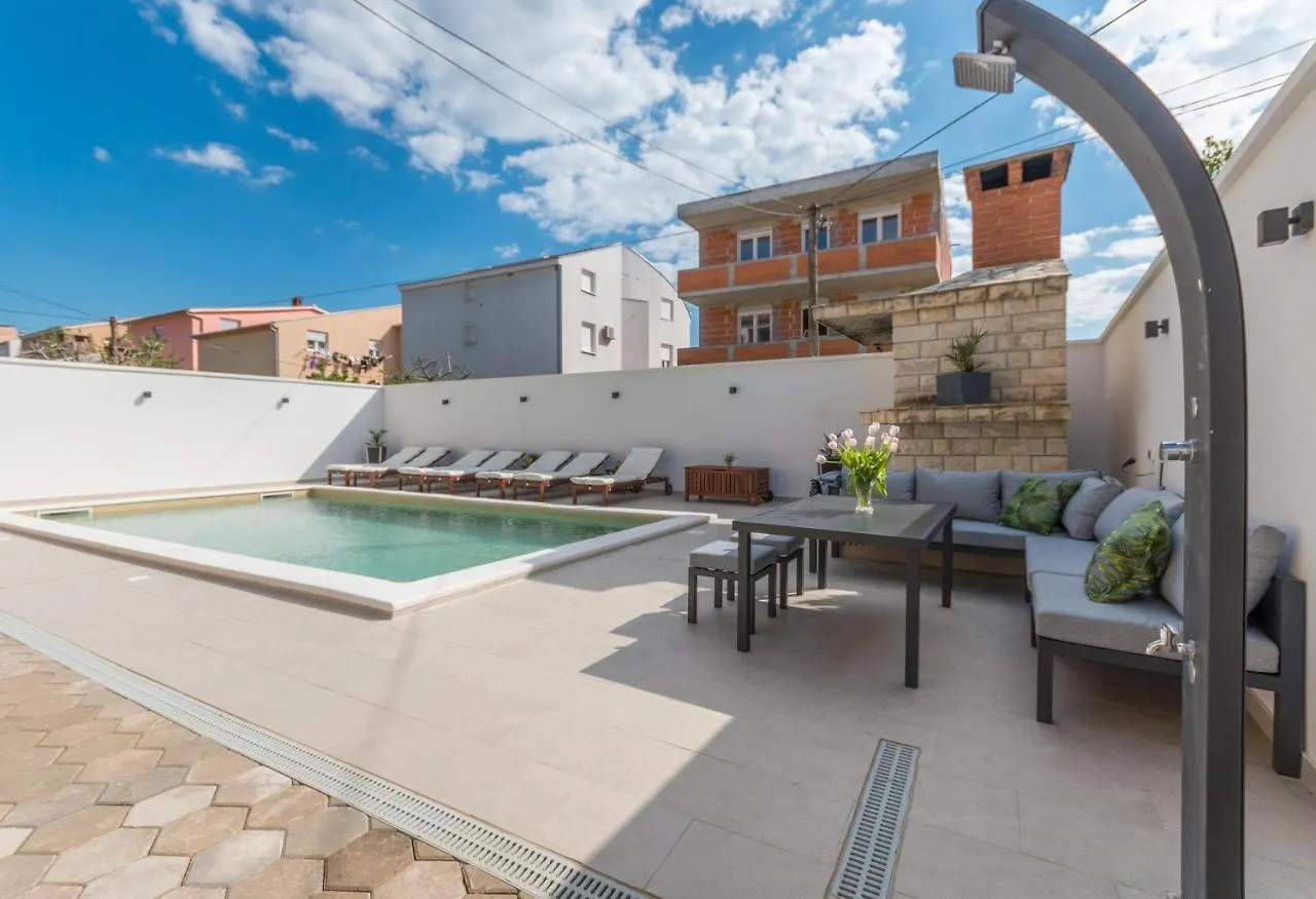 Apartment Pavla With Pool Zadar