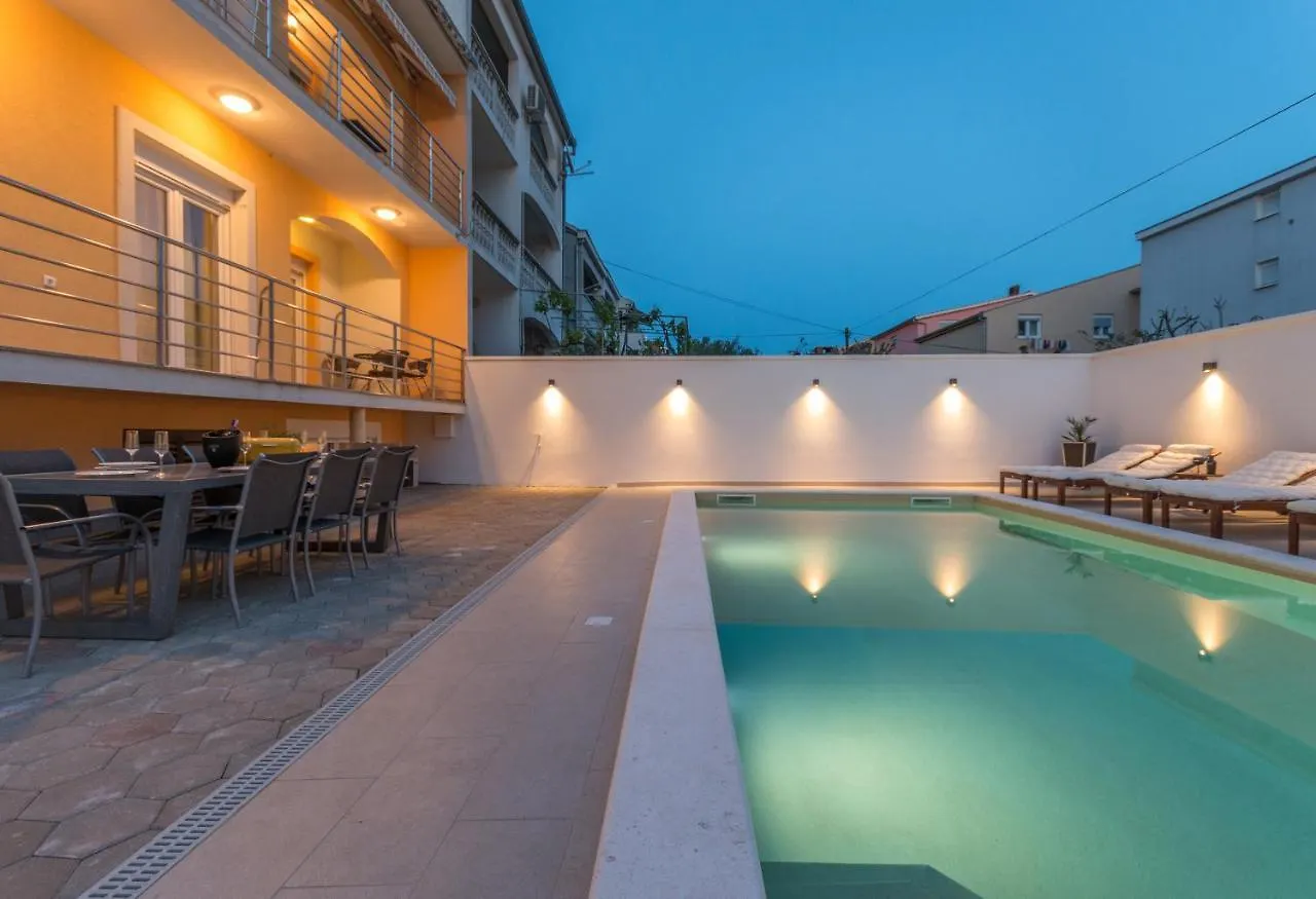 Apartment Pavla With Pool Zadar