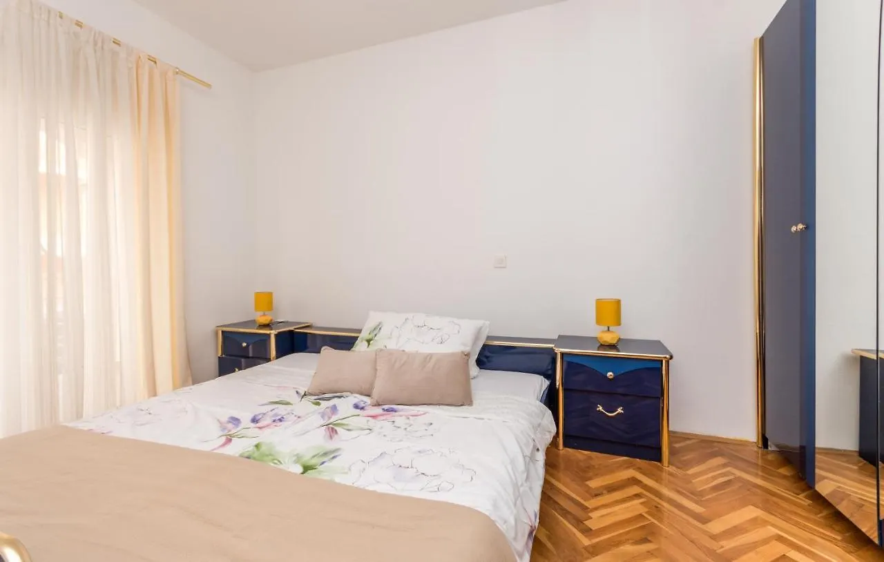 Apartment Pavla With Pool Zadar Croatia