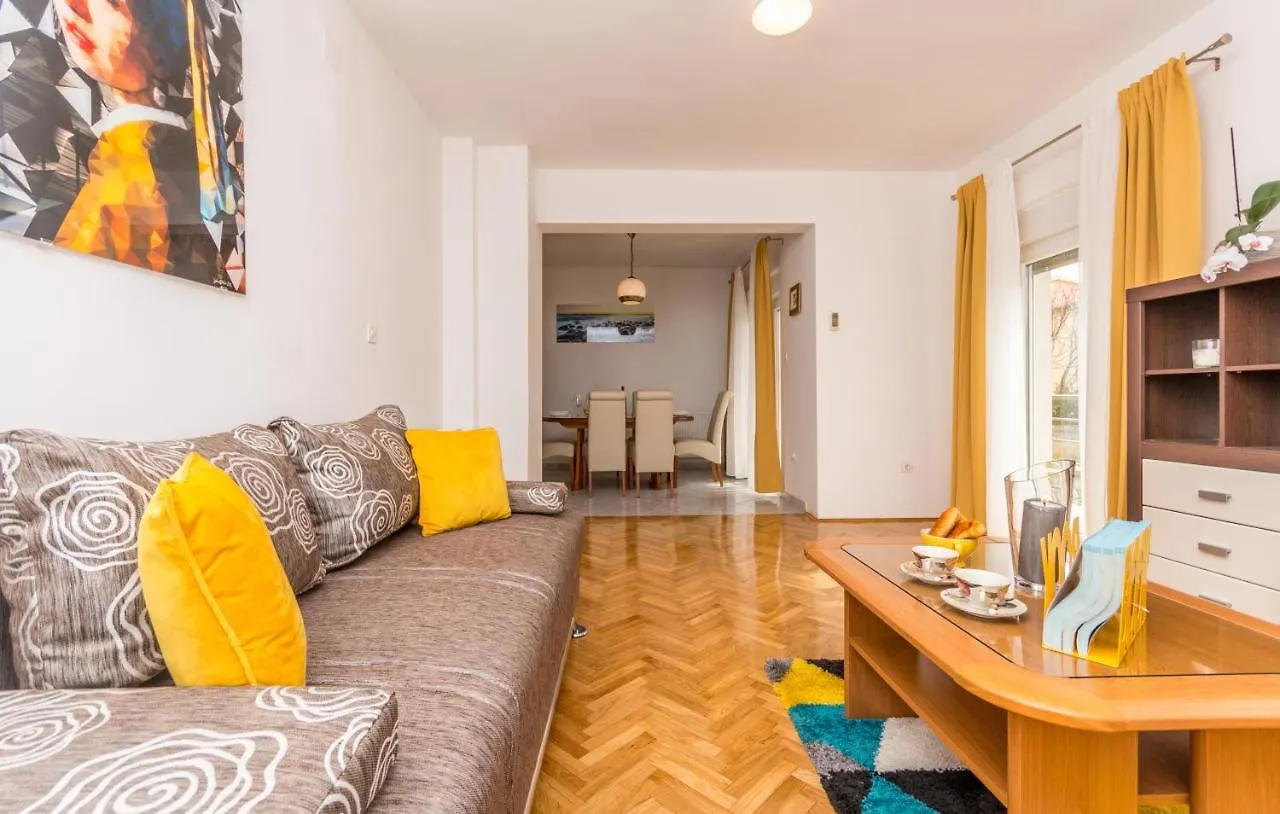 Apartment Pavla With Pool Zadar Croatia