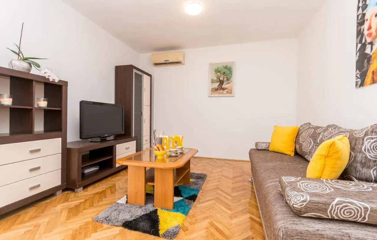 Apartment Pavla With Pool Zadar