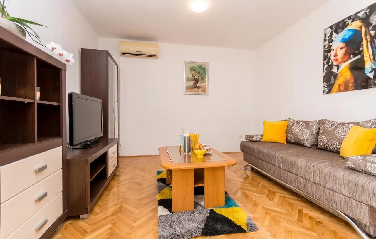 Apartment Pavla With Pool Zadar